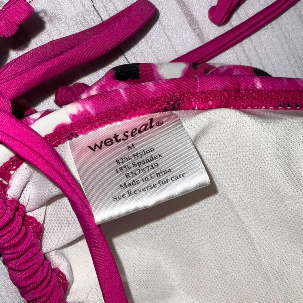 NEW WET SEAL Tie-Dye Bikini Set Pink White Ruffle Triangle Top Side Tie Bottom M - Picture 13 of 13